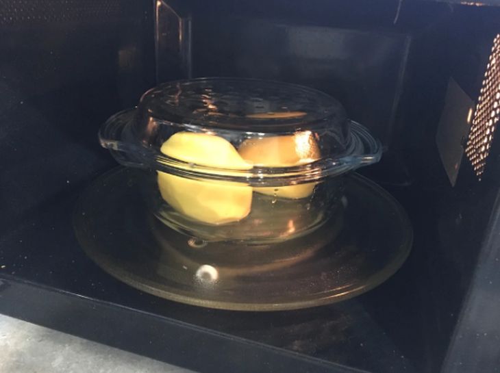  картофи в микровълновата 