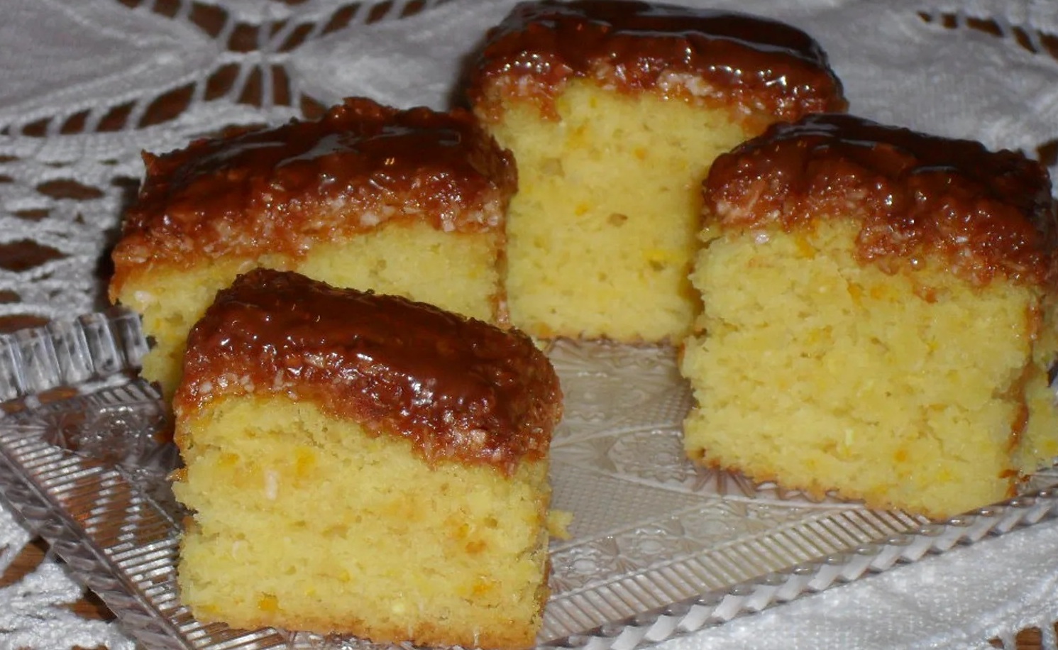 кекс с карамелен топинг