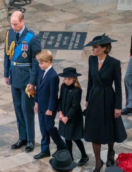 семейство Кеймбридж на погребението на кралицата