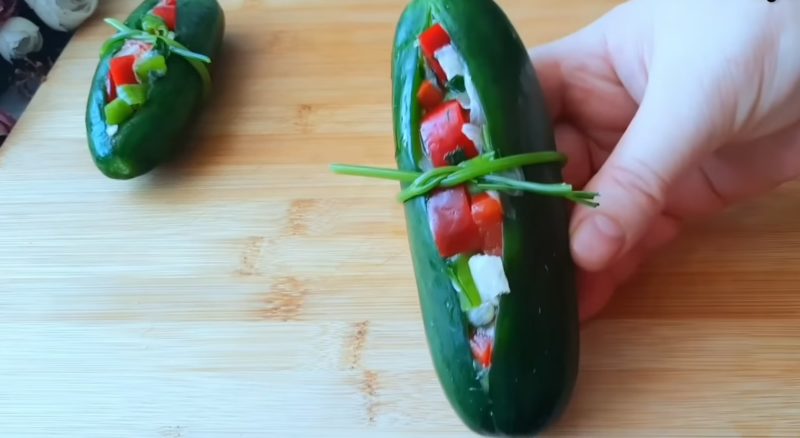  пълнени краставички 