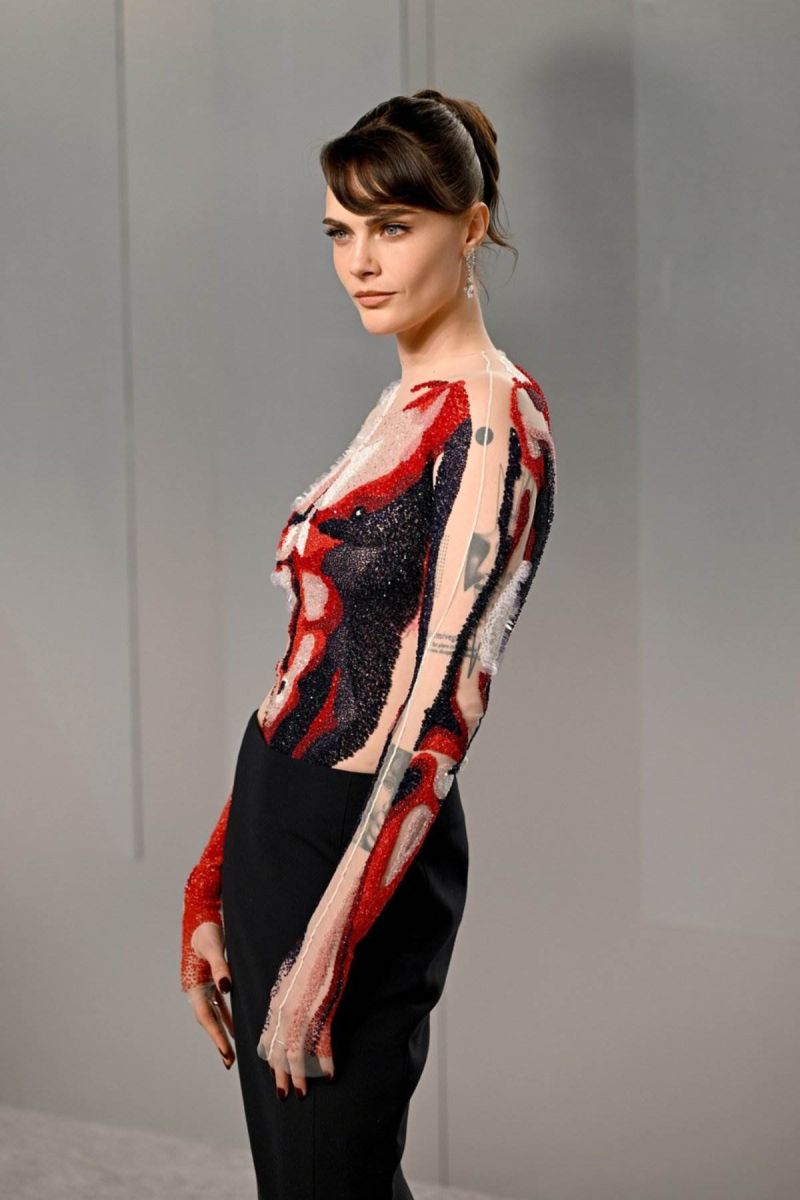 впечатляваща рокля