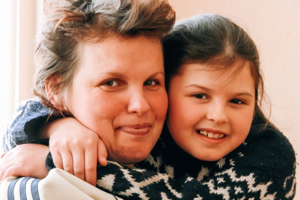 жена с дъщеря си