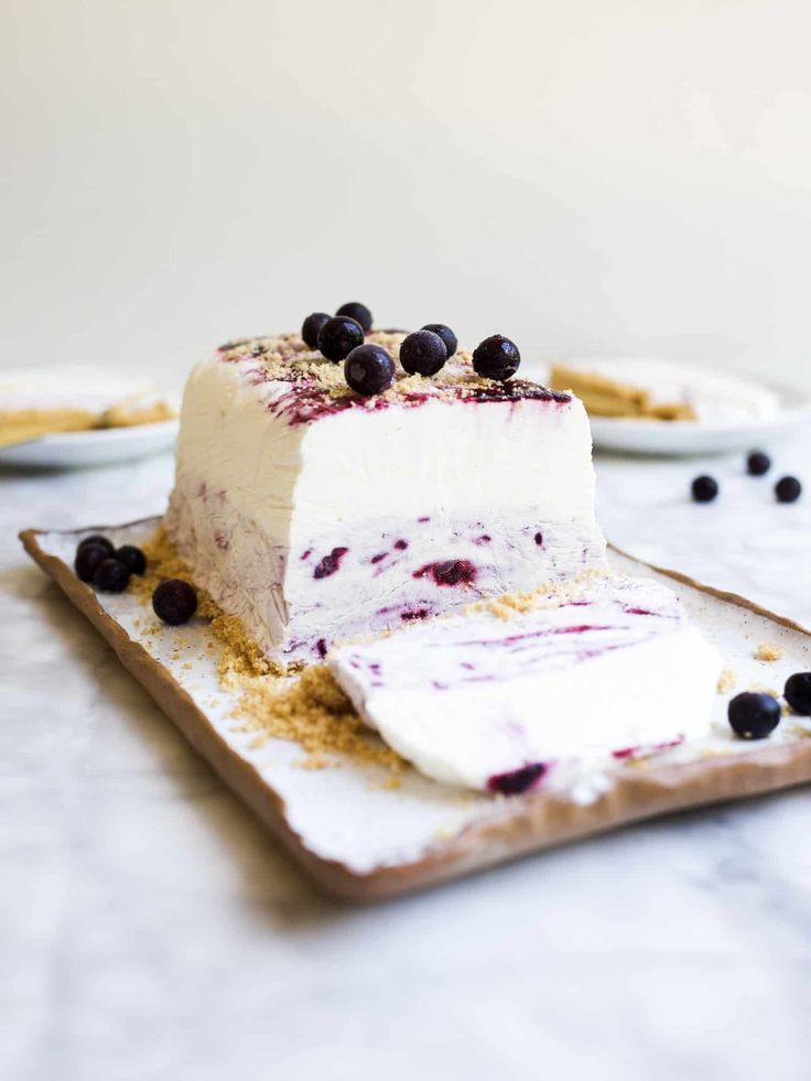ice cream blueberry cake