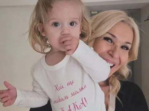 Гала с Лора