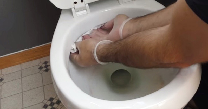 как да почистим тоалетната