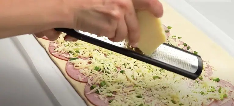 настърган кашкавал