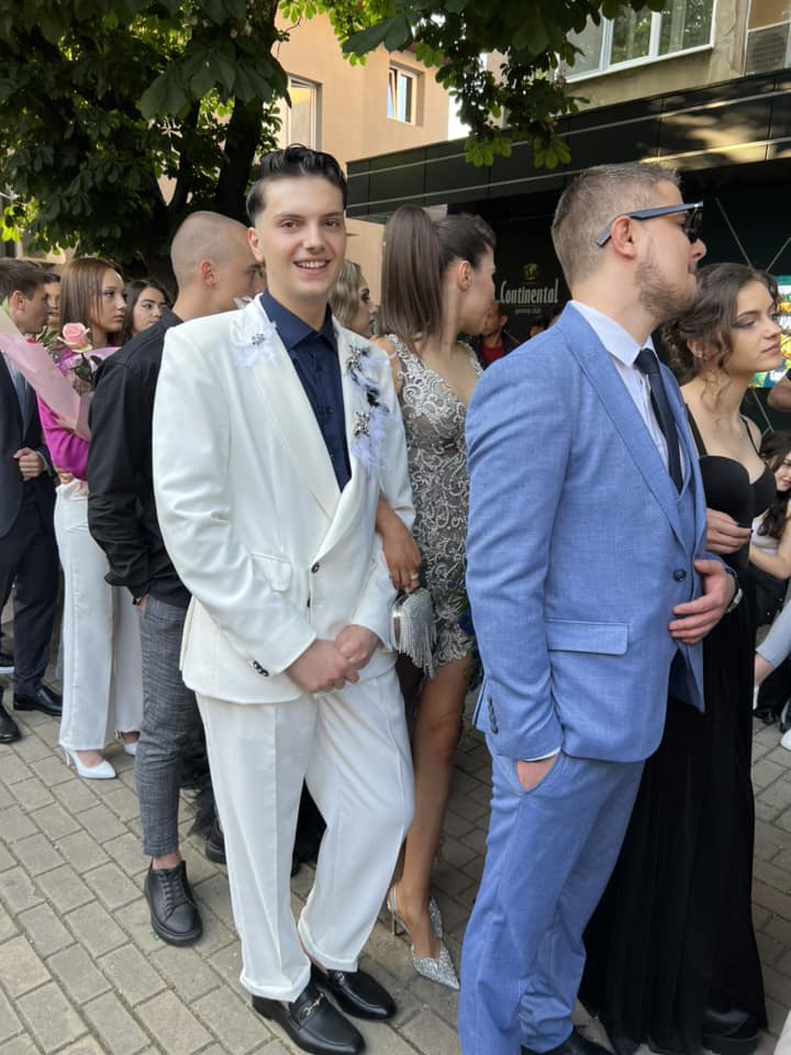  Стефан абитуриентски костюм 