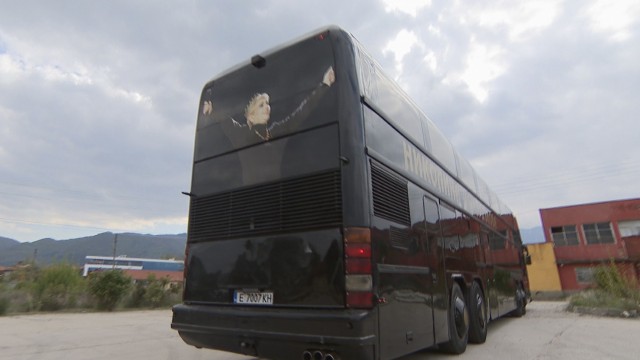 Николина Чакърдъкова автобус