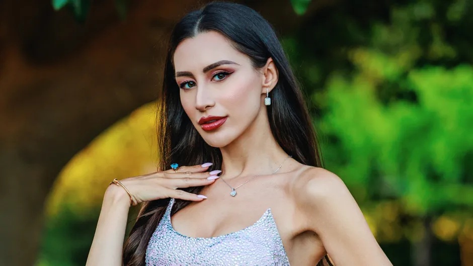 Габи Великова