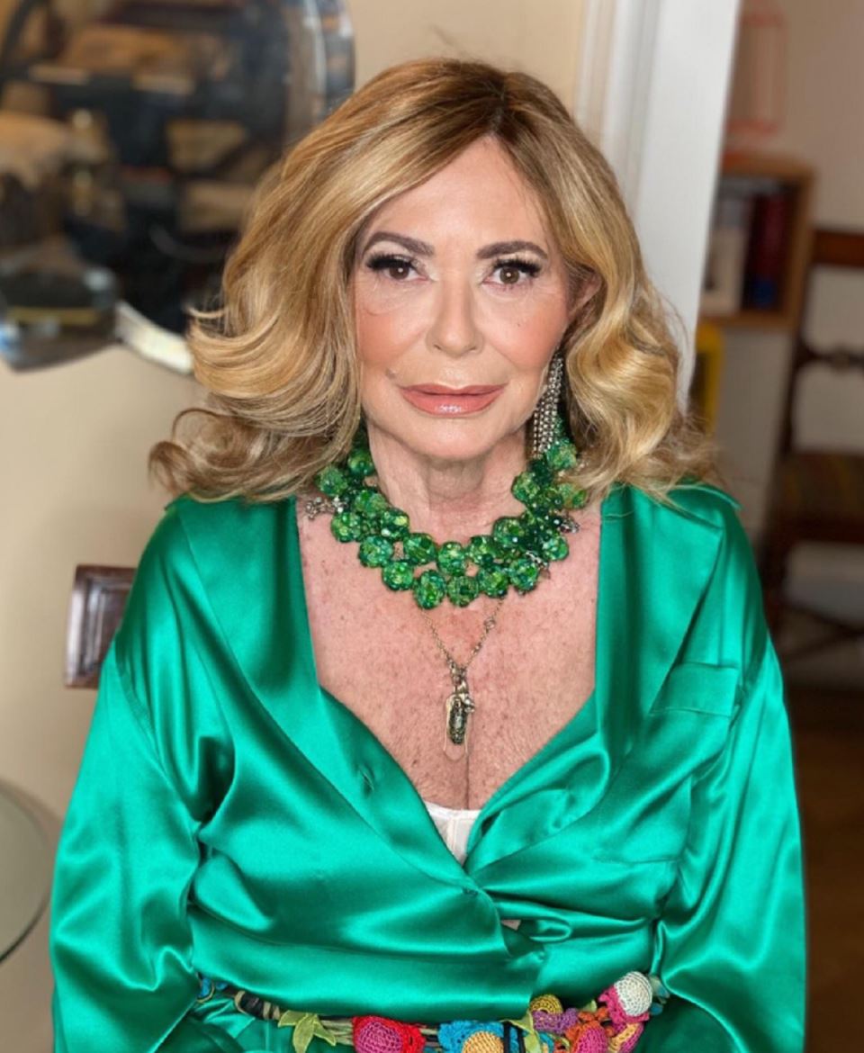 лъскава блуза