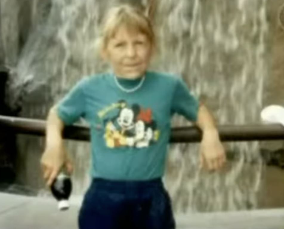 дете с лице на възрастен