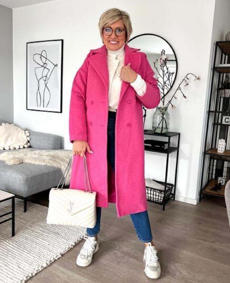 розово палто