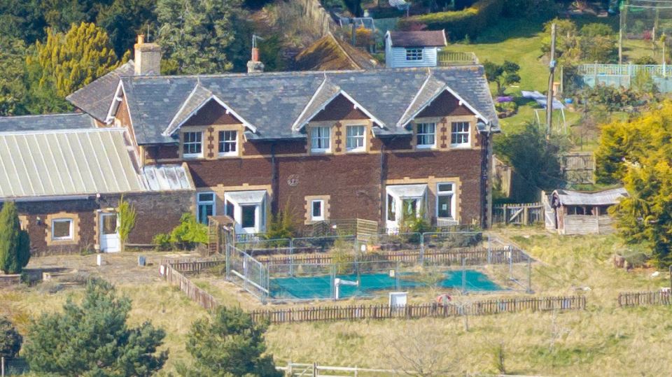 нов дом Андрю