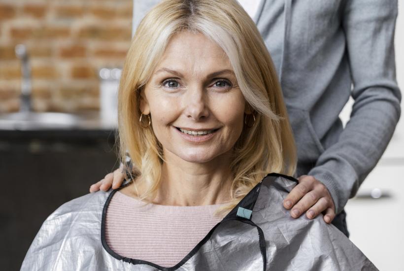 наслоена прическа 50+