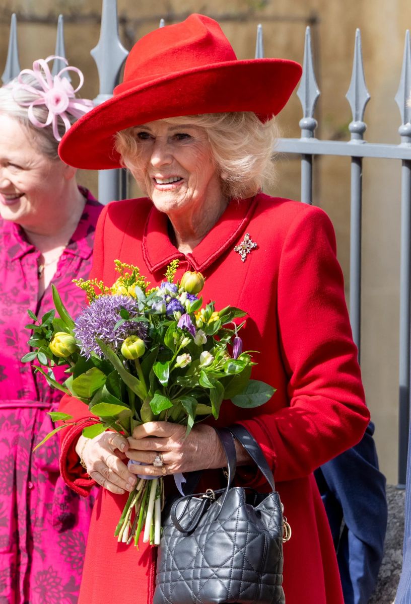 кралица Камила