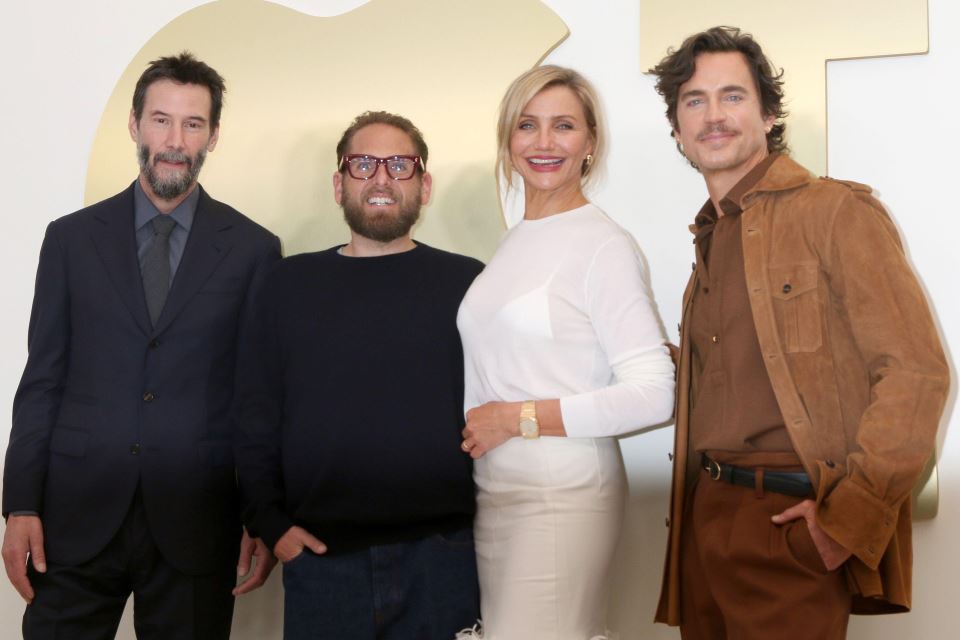 Киану къса коса