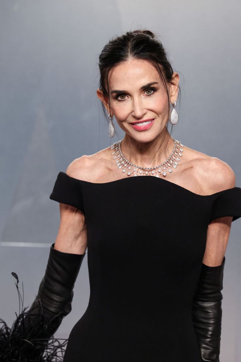 Деми Мур слаба