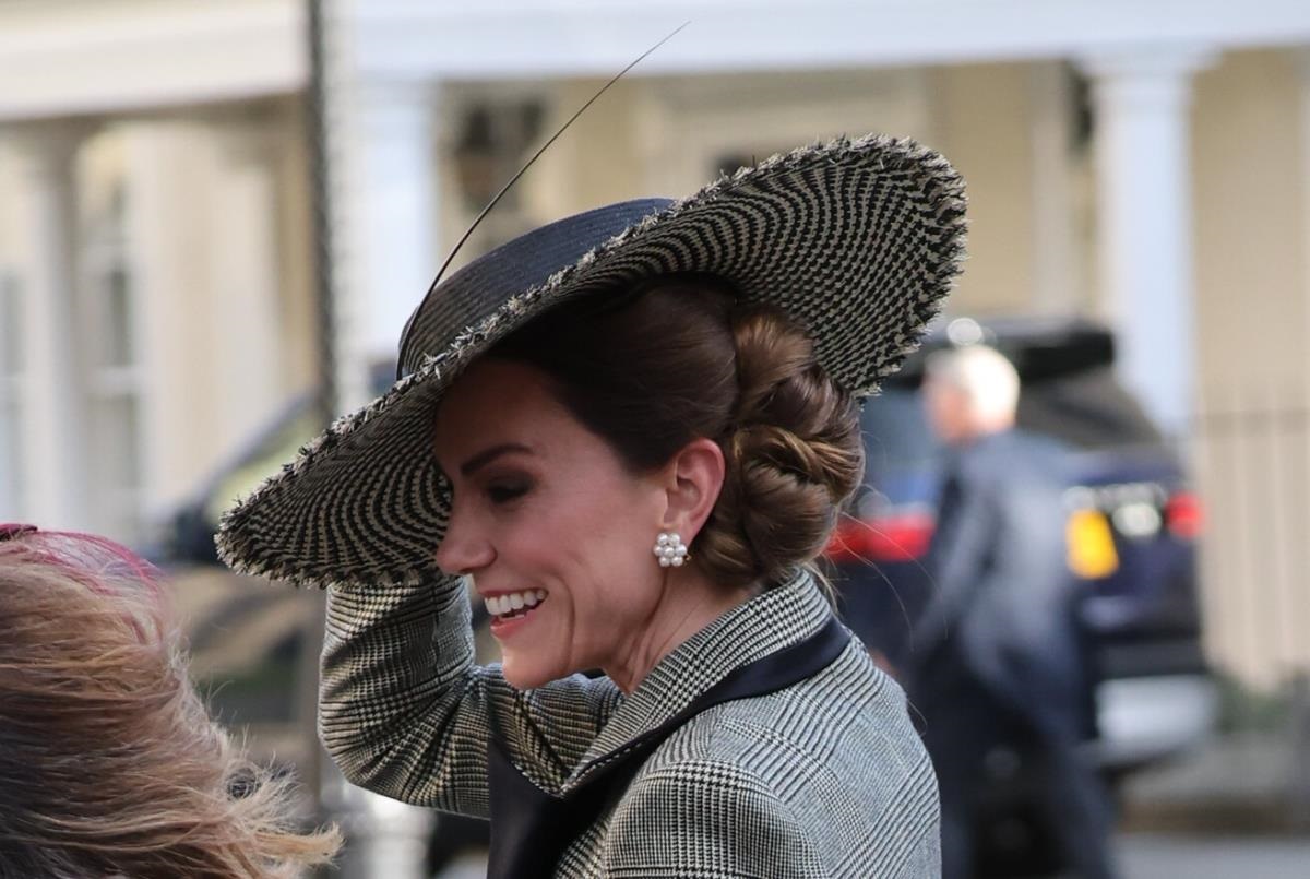 Кейт сламена шапка