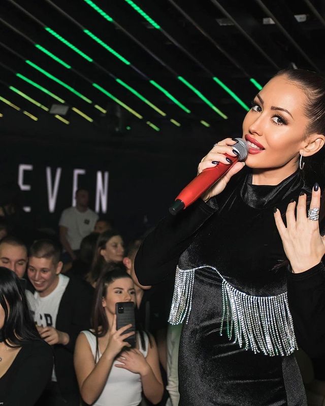  Джена бременна 