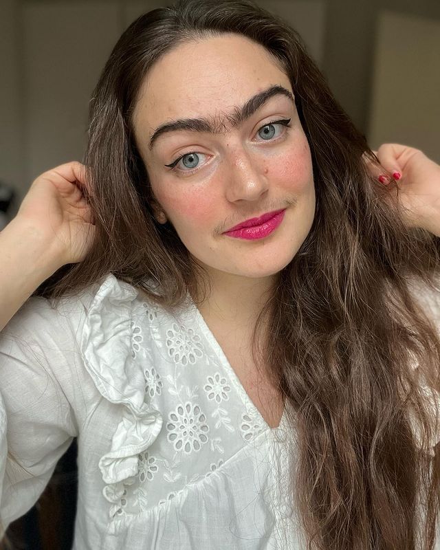  Еглдина вежди 