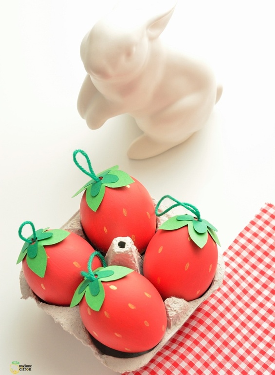 великденски яйца ягоди