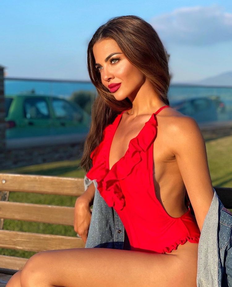  Райна червен бански 