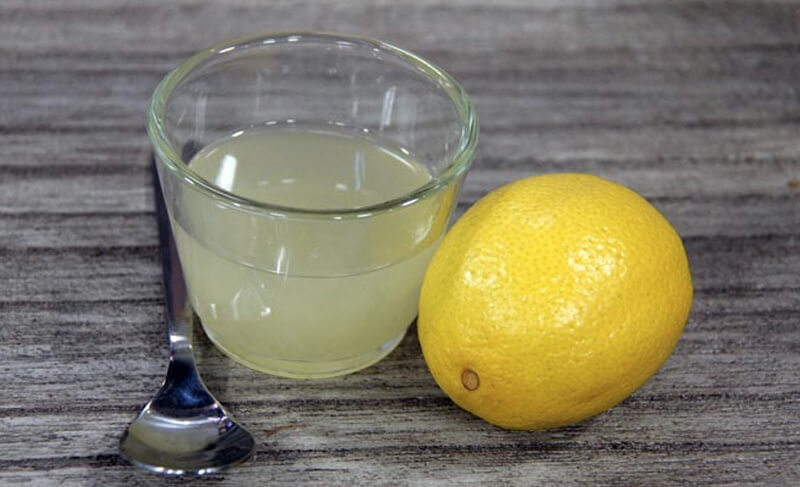 сода с лимонов сок