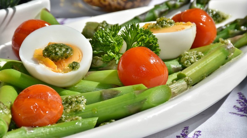 зеленчуци с яйца