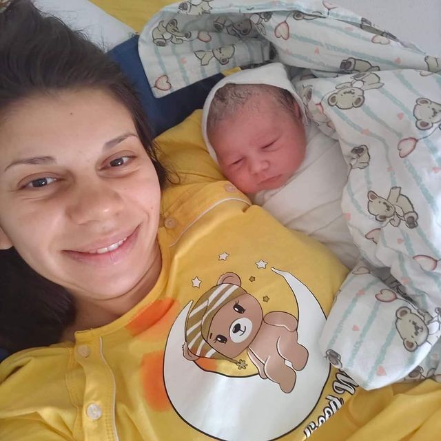  Ники Василковски бебе 