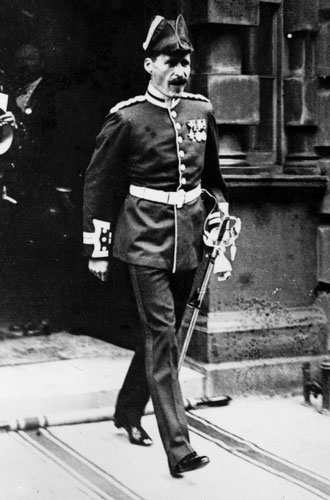  Джон Боуз-Лайън 