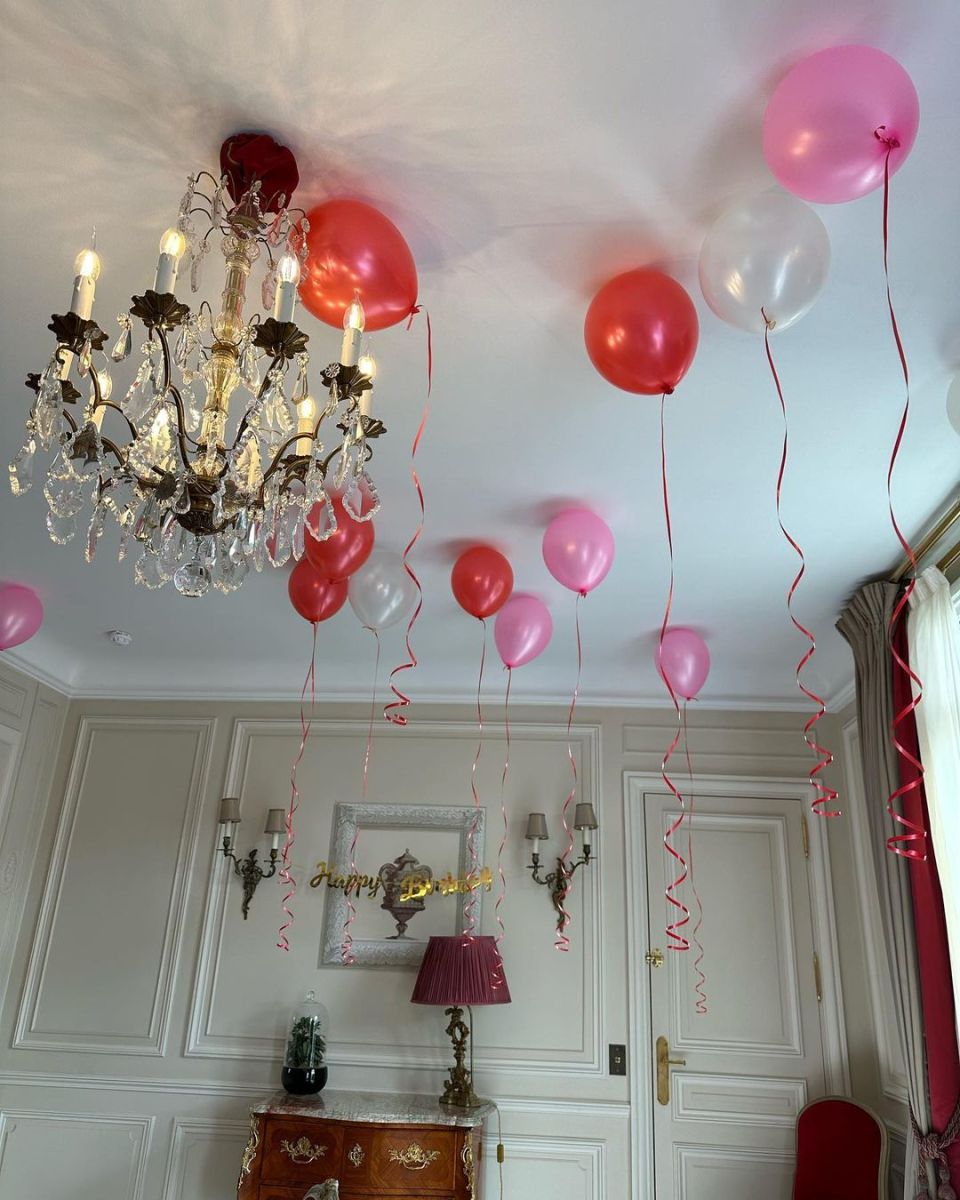 хотелска стая балони