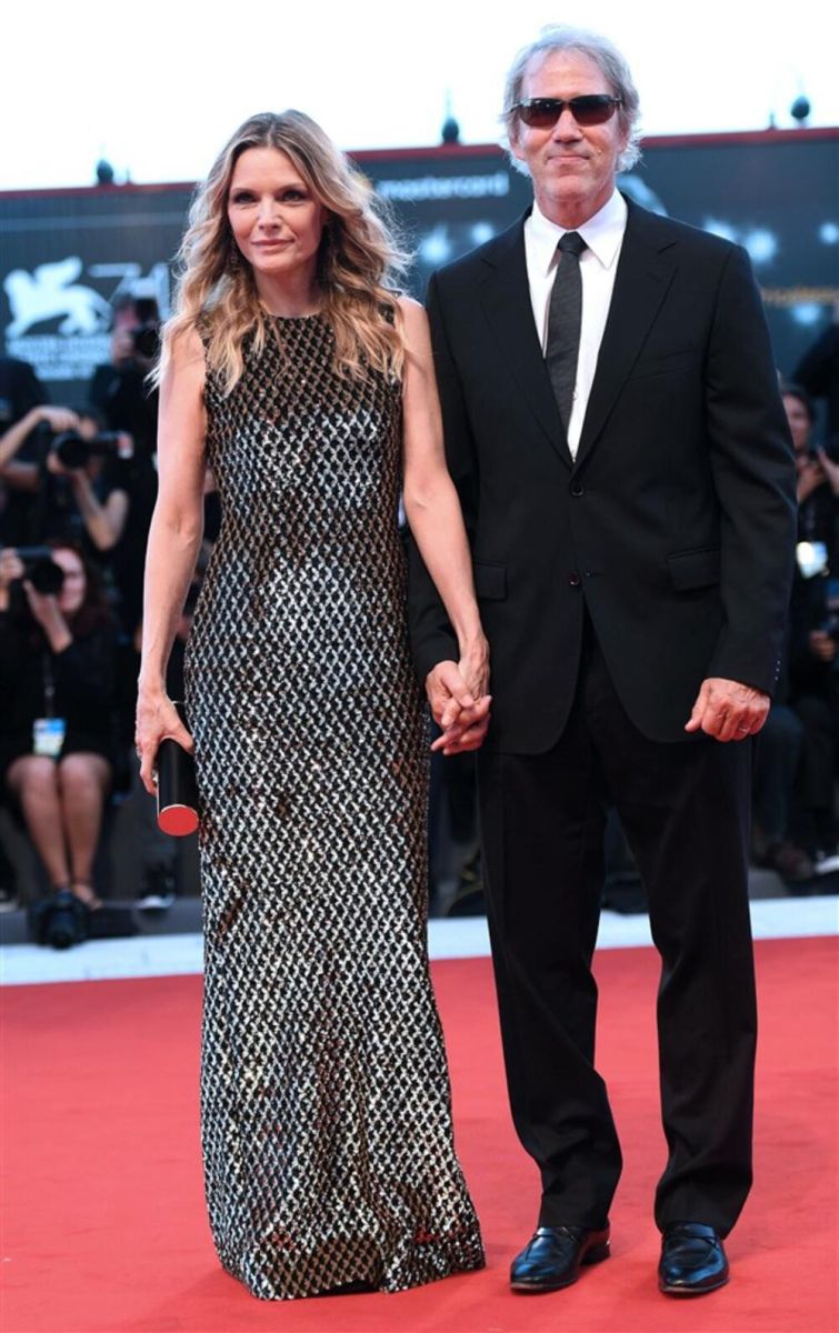 Мишел Пфайфър фигура