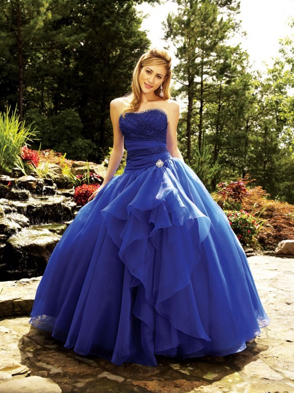 синя сватбена рокля