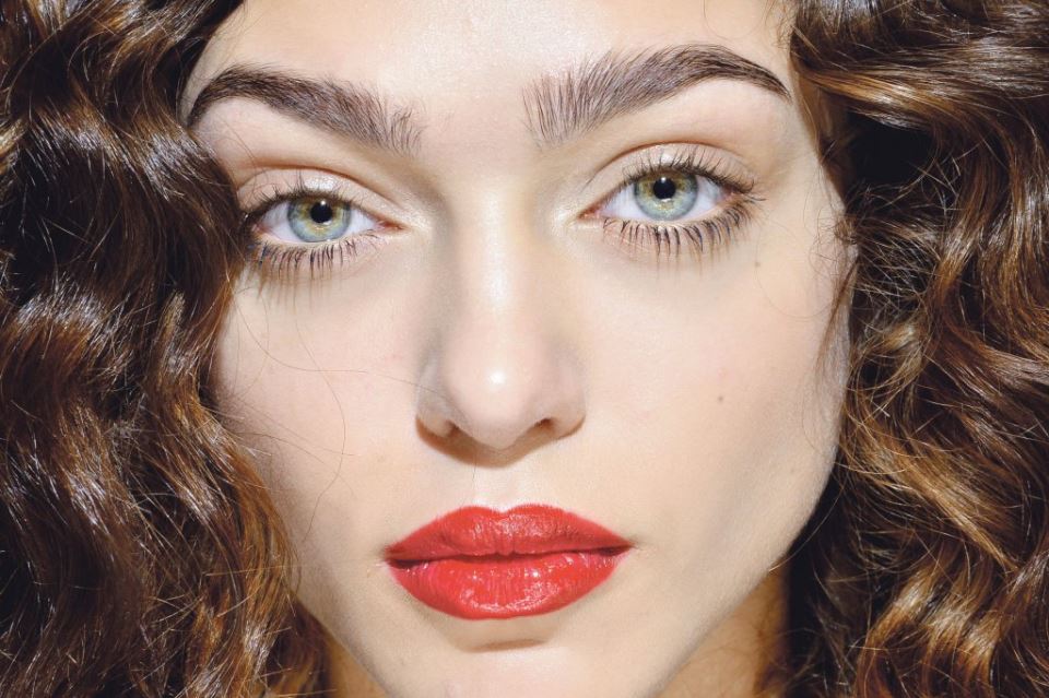 красиви свети очи