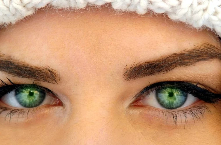 зелени очи