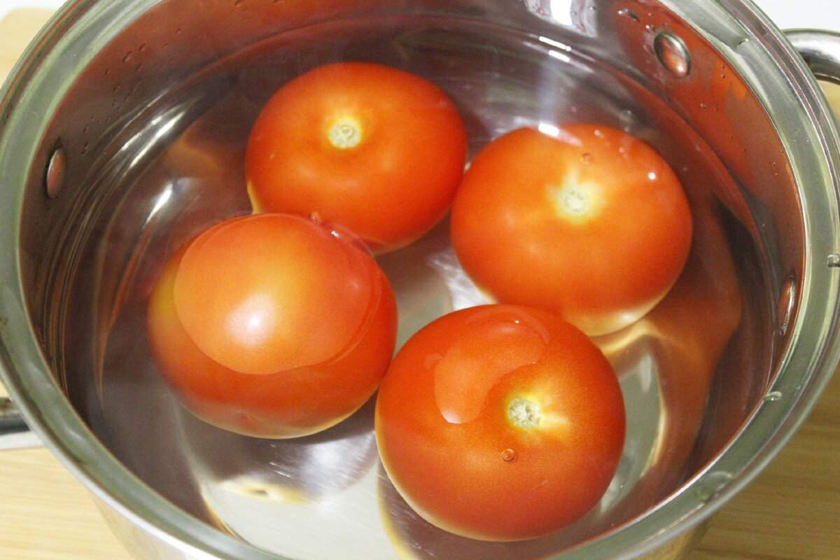 домати във вода