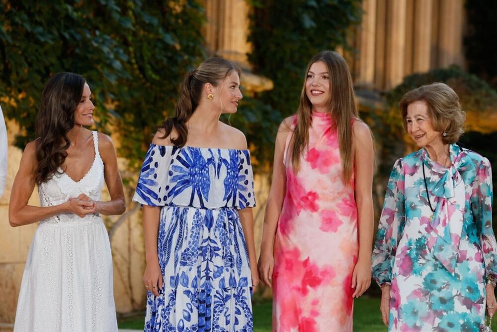 кралица София внучки