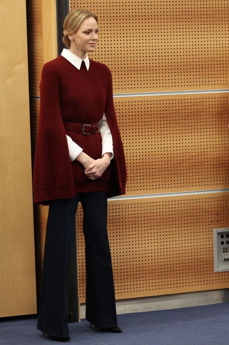 принцеса Шарлийн дънки