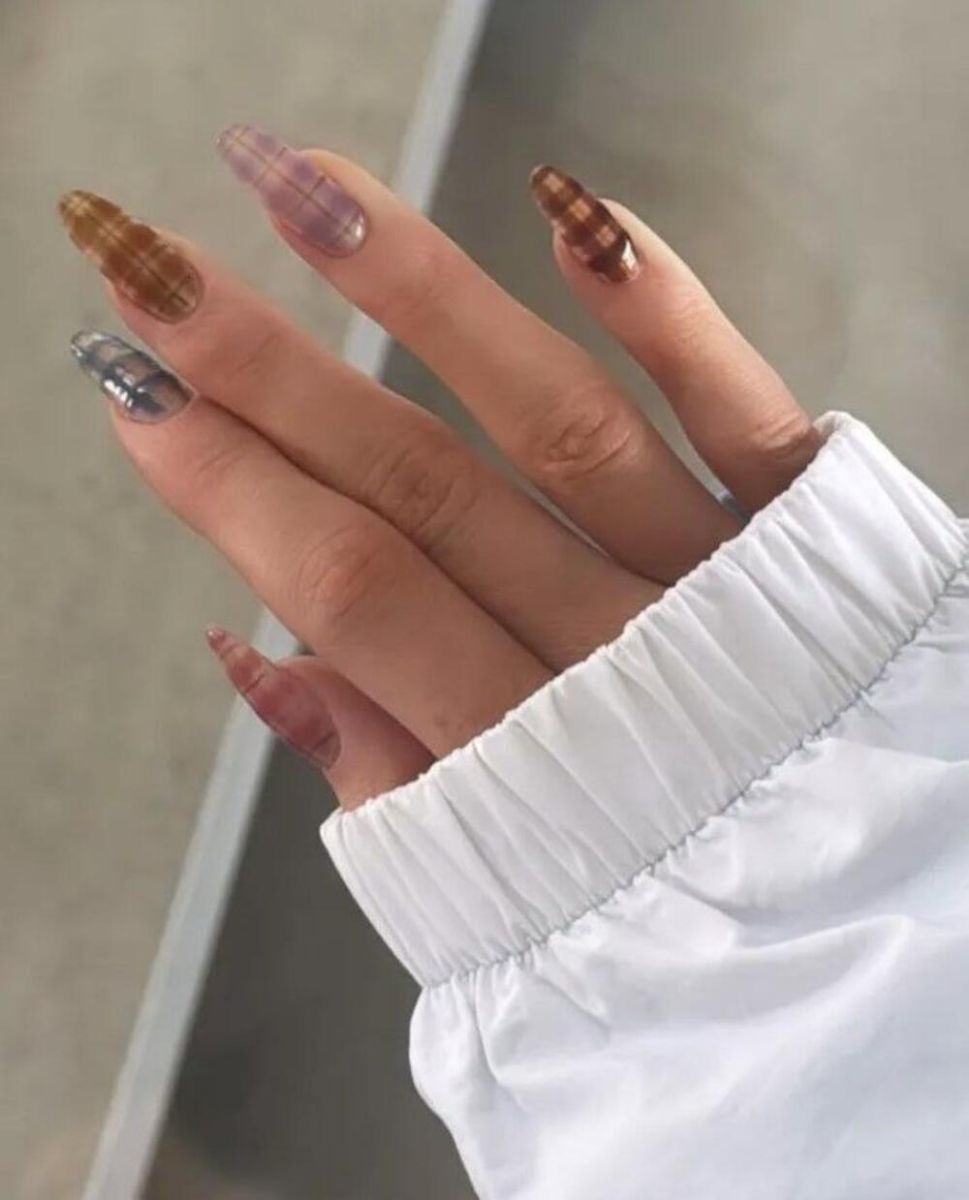 кариран маникюр Кайли