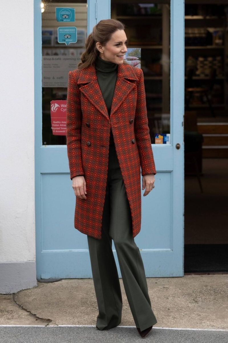 Кейт Мидълтън палто