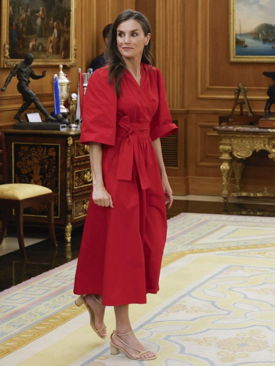 кралица Летисия рокля