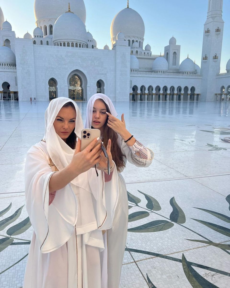  Надя с щерка си 