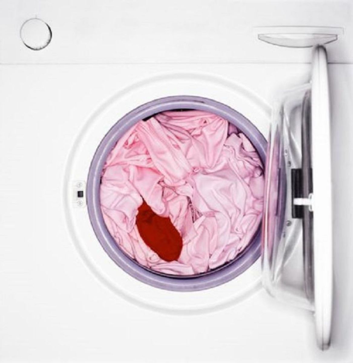 оцветено пране