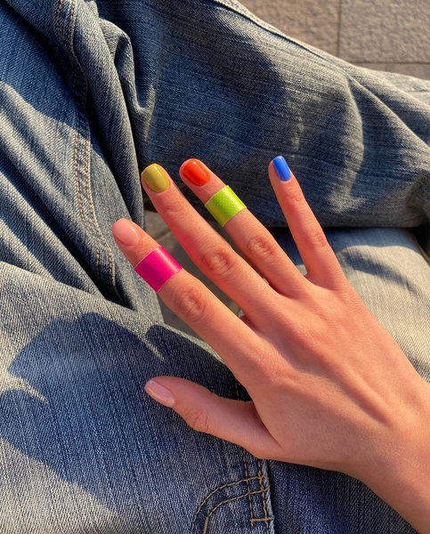 многоцветни нокти