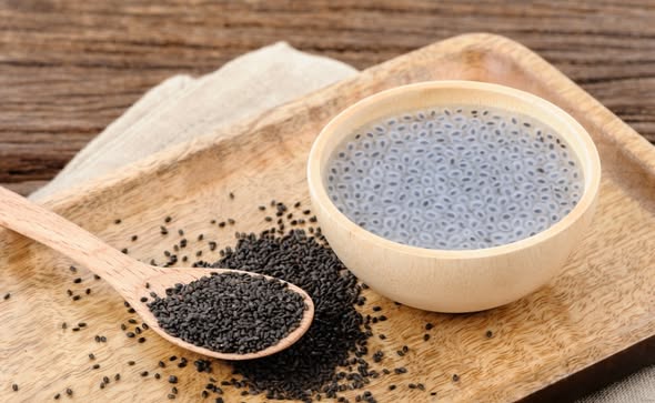 семена босилек във вода