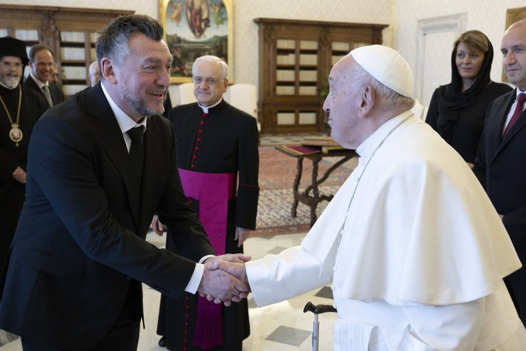 Любо Киров папата