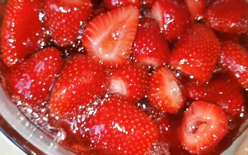 ягоди със сироп
