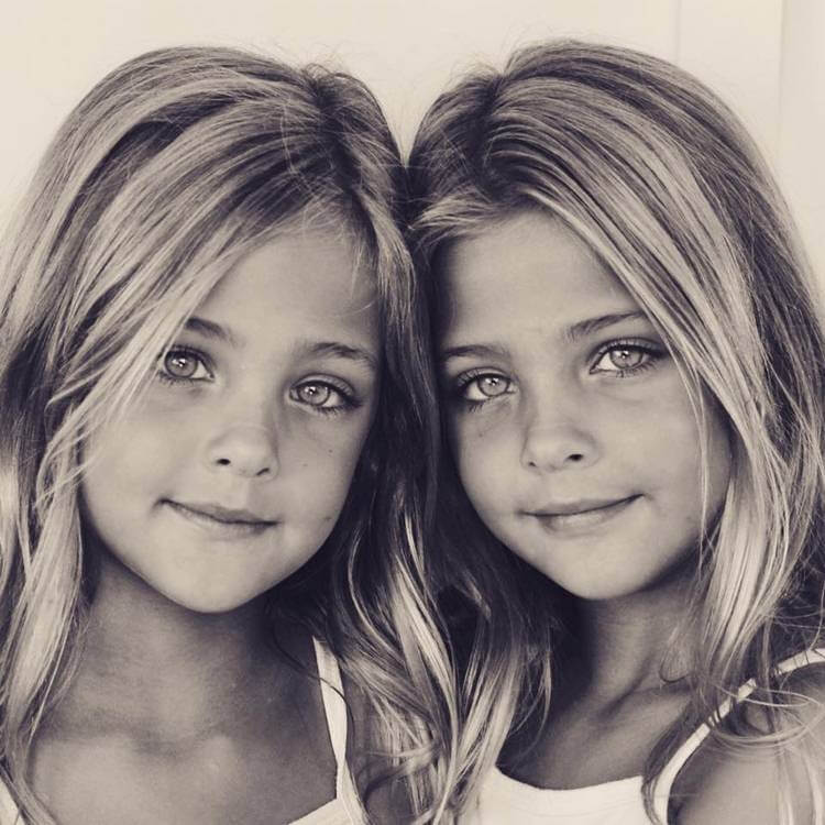 най-красивите близначки