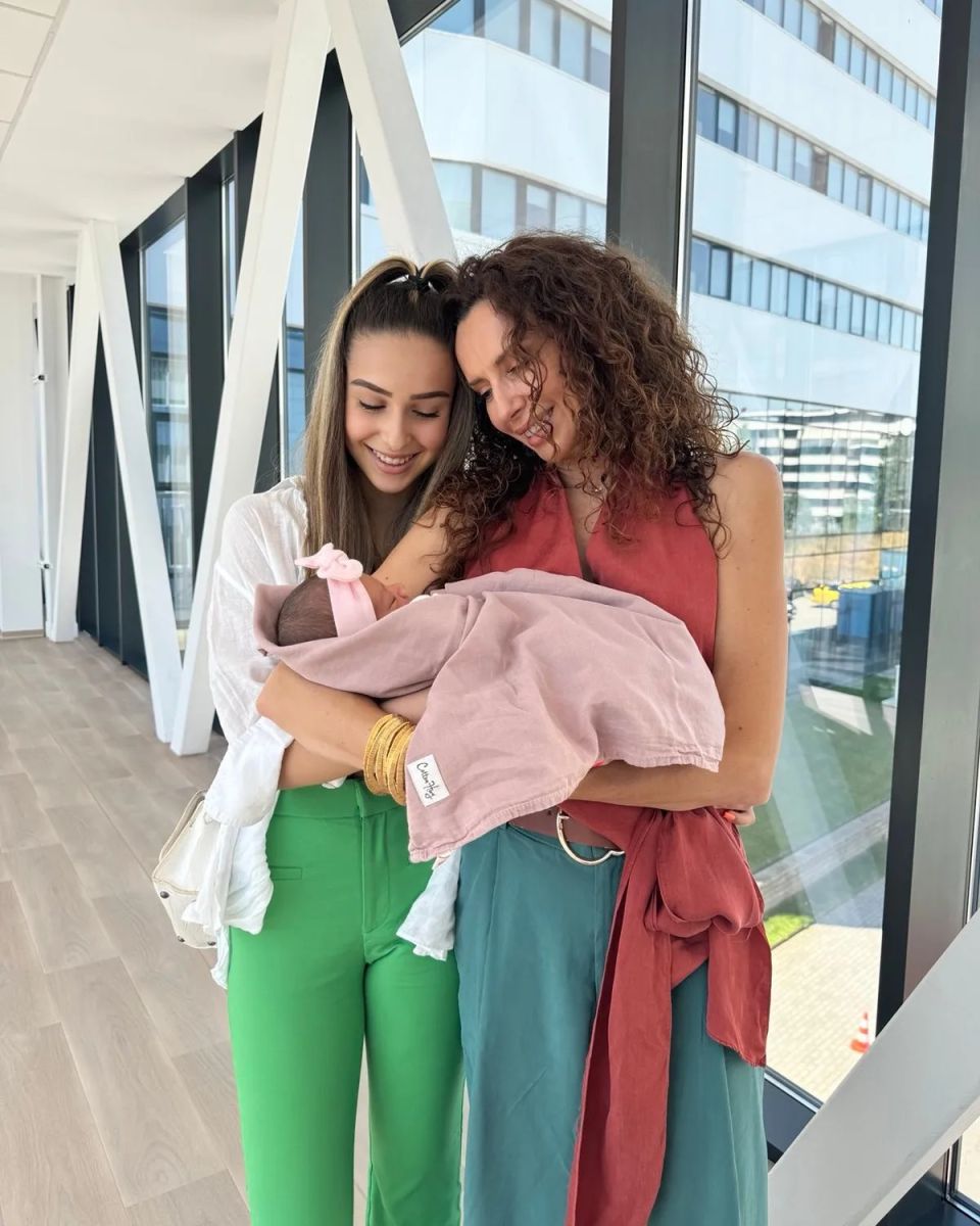 Ава и Беатрис