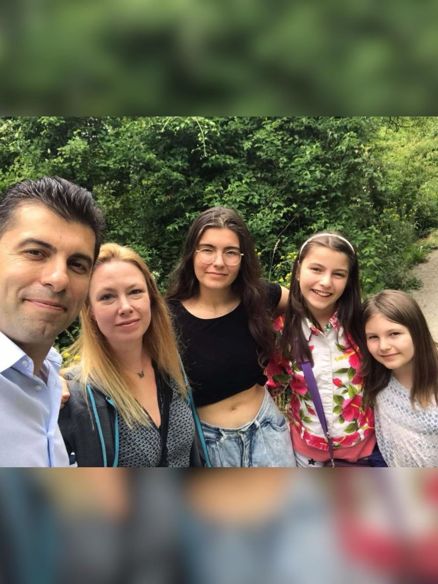 Кирил Петков семейство
